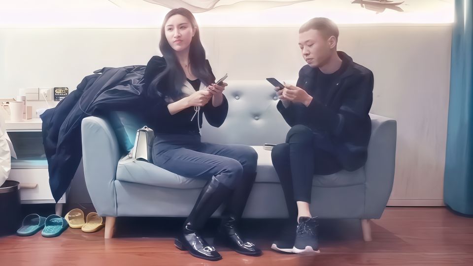【极品探花】妹子长相很漂亮让人眼前一亮，脱光了那身材太劲爆了